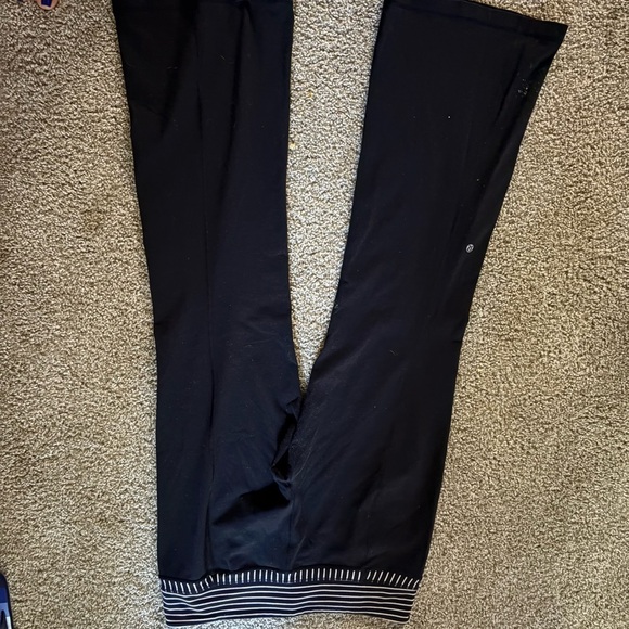 Lululemon 🍋Black Yoga Pants with Striped Waistband - Picture 3 of 4